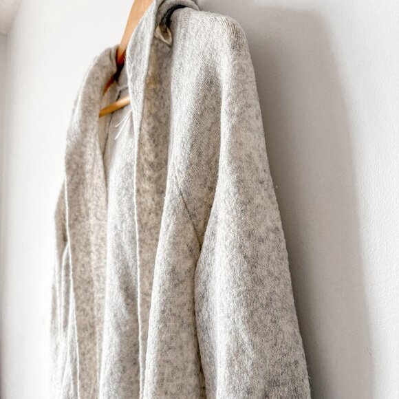 Aritzia Babaton Ammonius Sweater Yak Merino Wool Grey Long Hooded Size Small - Picture 5 of 8